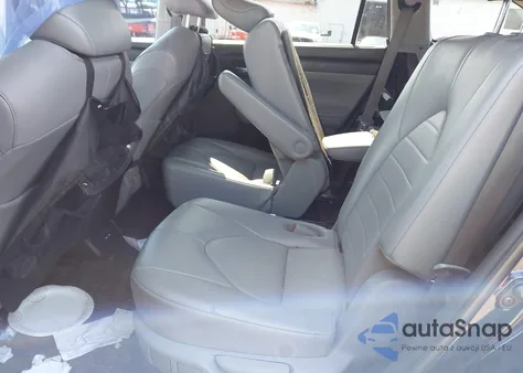 2021 Toyota Highlander Xle z USA, uszkodzony, nr VIN 5TDHZRBH2MS073633